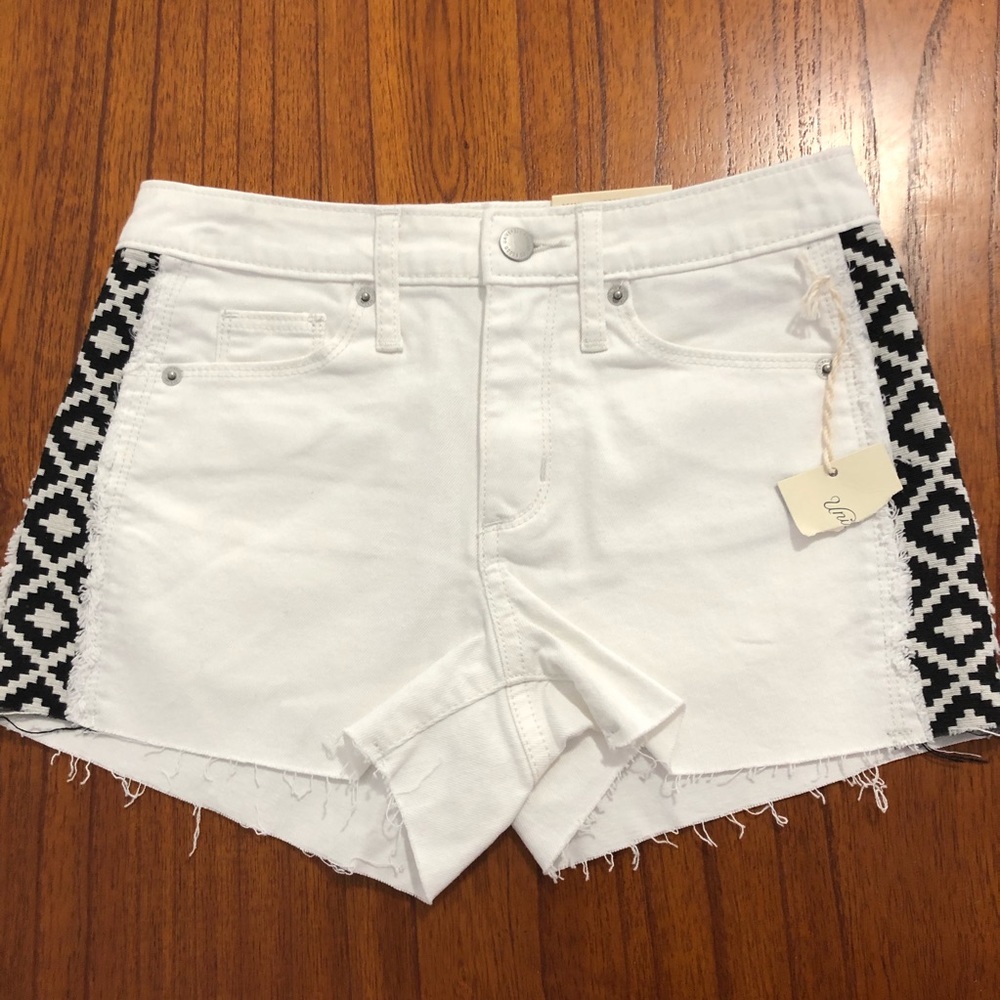 NWT Universal thread high-rise jean shorts